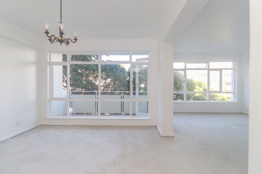 2 Bedroom Property for Sale in Sea Point Western Cape